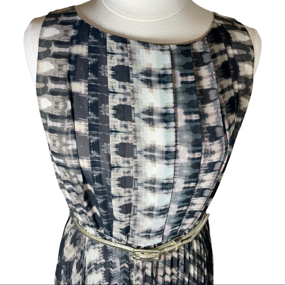 Eliza J Navy and White Maxi Dress - Picture 4 of 6